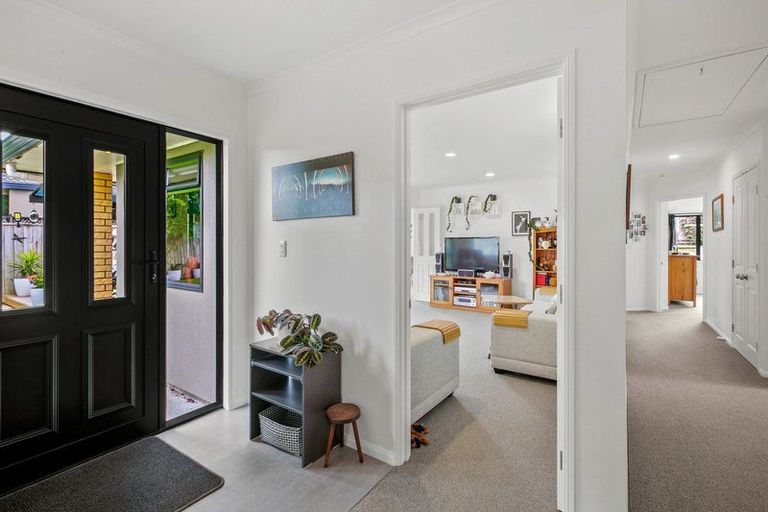 Photo of property in 4 Maple Crescent, Whalers Gate, New Plymouth, 4310