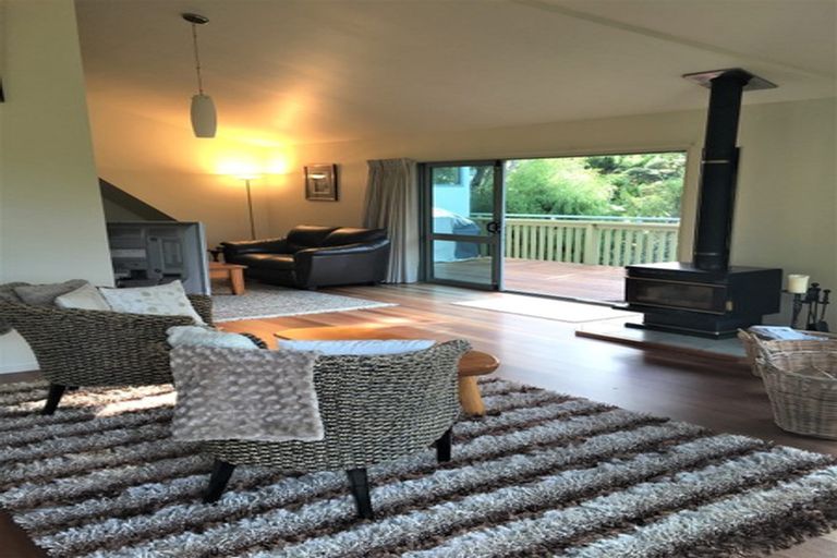 Photo of property in 108 Mountain Road, Henderson Valley, Auckland, 0612