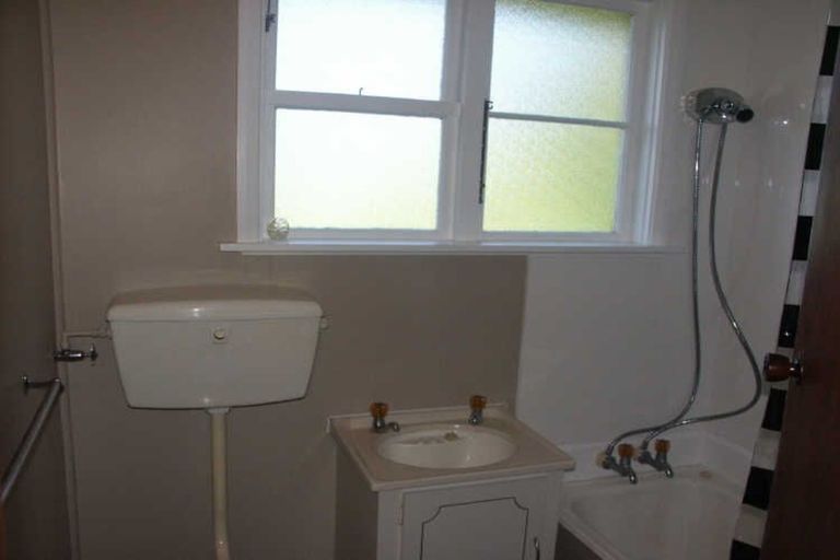 Photo of property in 18 Mooltan Street, Halfway Bush, Dunedin, 9010