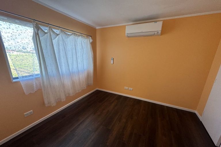 Photo of property in 17 Lolim Place, Favona, Auckland, 2024
