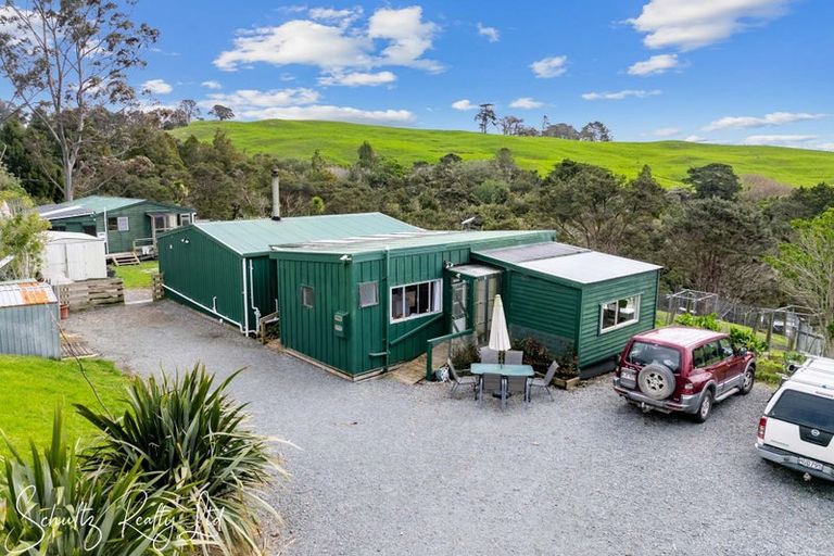 Photo of property in 736 Whakapirau Road, Whakapirau, Maungaturoto, 0583