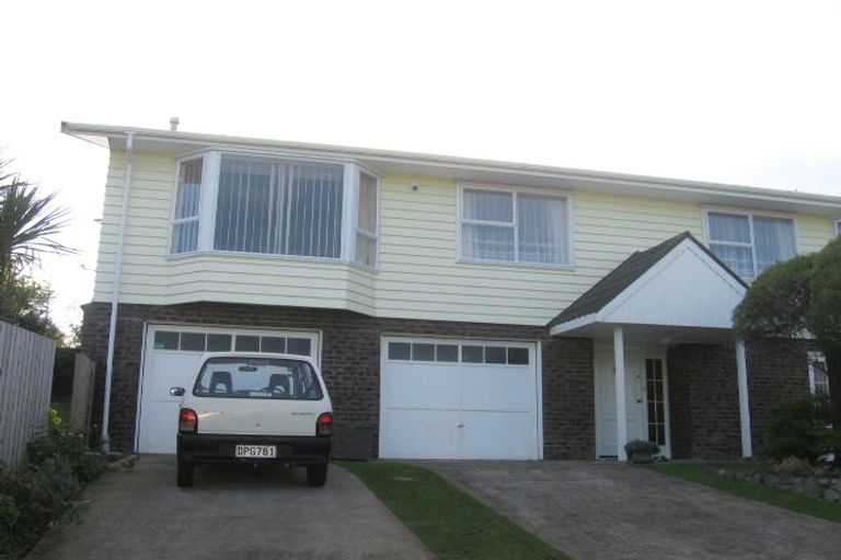 Photo of property in 1 Livet Place, Papakowhai, Porirua, 5024