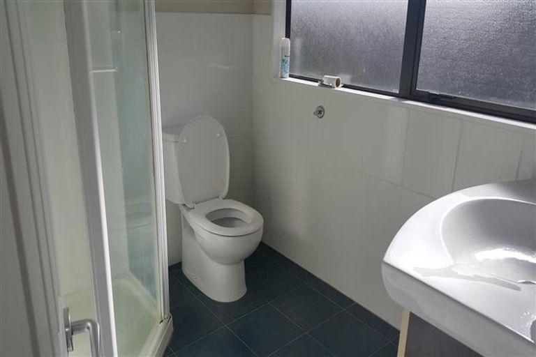 Photo of property in 77e Sturges Road, Henderson, Auckland, 0612