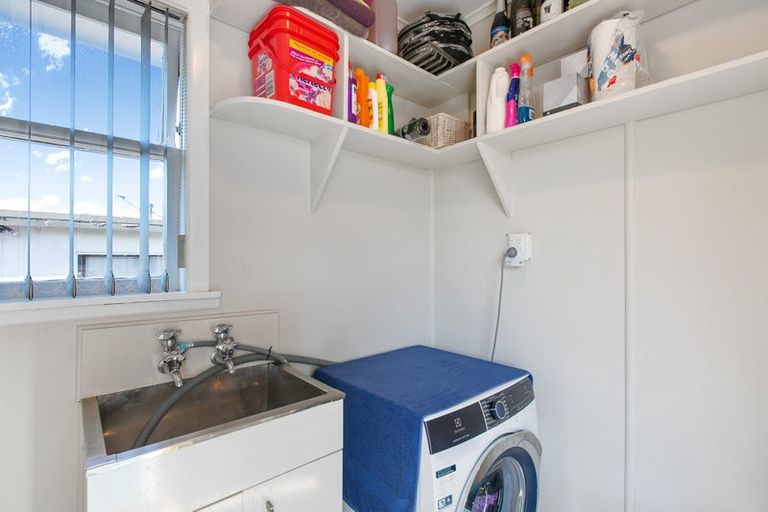 Photo of property in 14 Sandbrook Avenue, Otara, Auckland, 2023