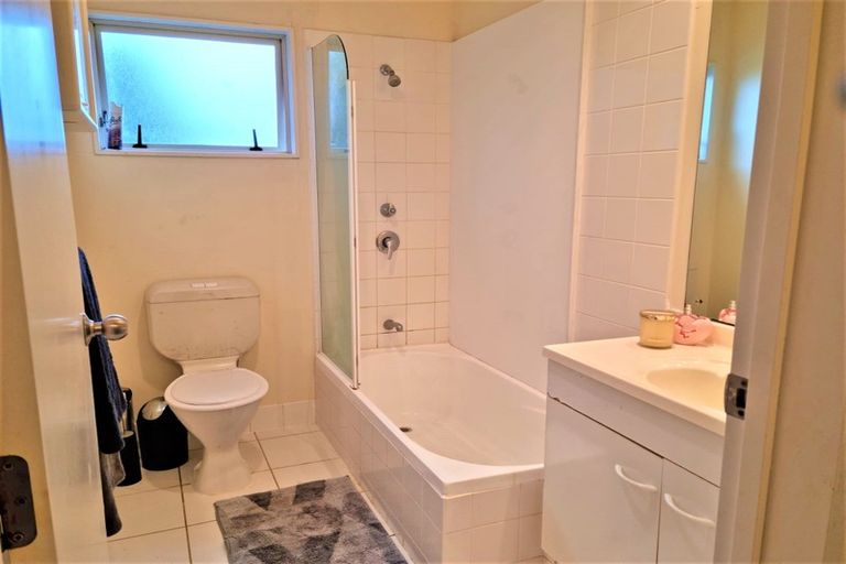 Photo of property in 3/111 Manuka Road, Bayview, Auckland, 0629