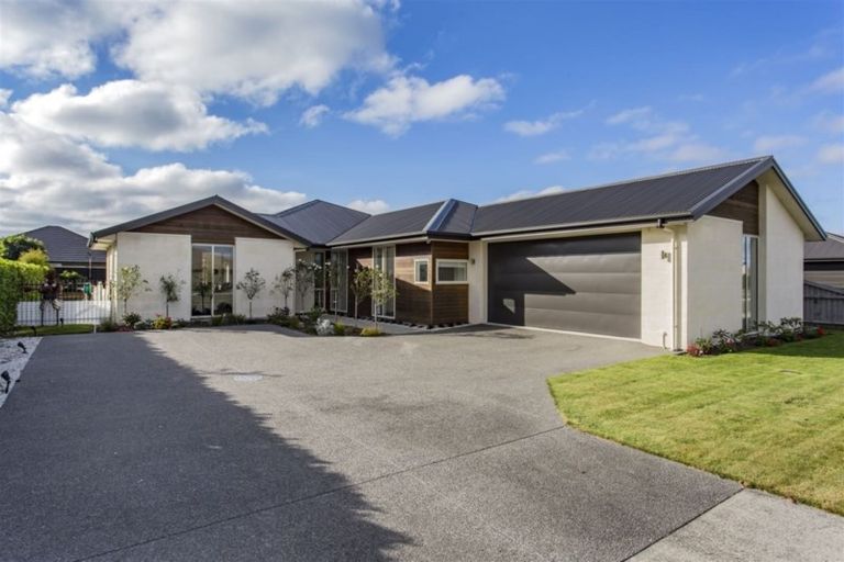 Photo of property in 15 Sovereign Boulevard, Kaiapoi, 7630