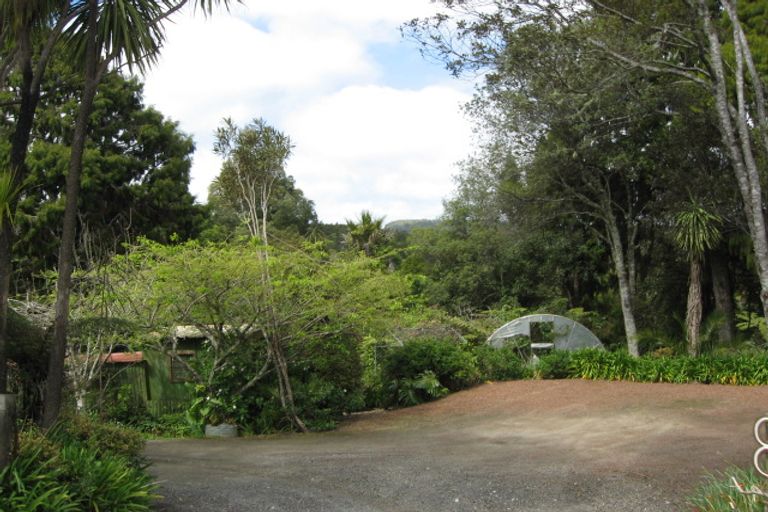 Photo of property in 8 Steam Hauler Track, Waitakere, Henderson, 0782