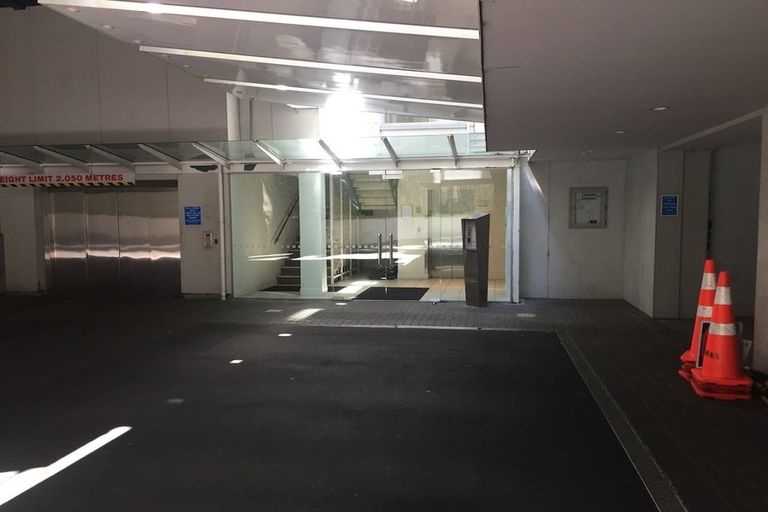 Photo of property in The Capital, 14/370 Oriental Parade, Oriental Bay, Wellington, 6011