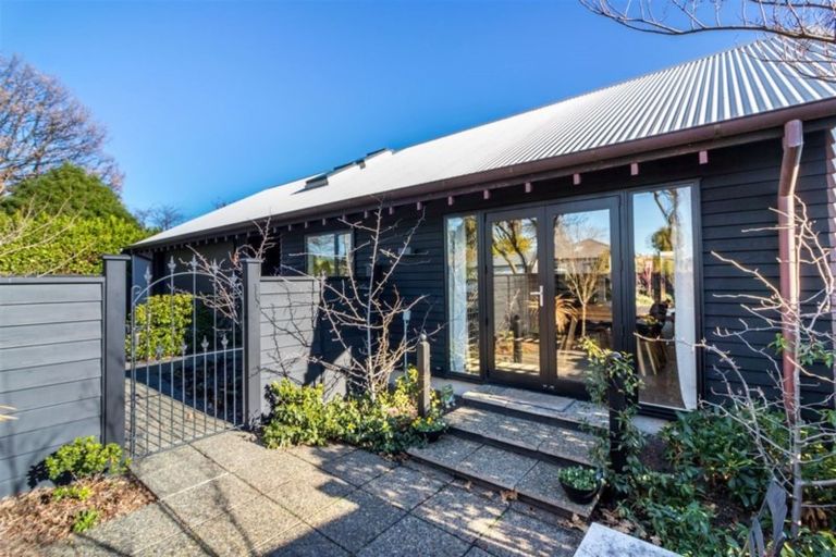 Photo of property in 33a Jacksons Road, Merivale, Christchurch, 8014