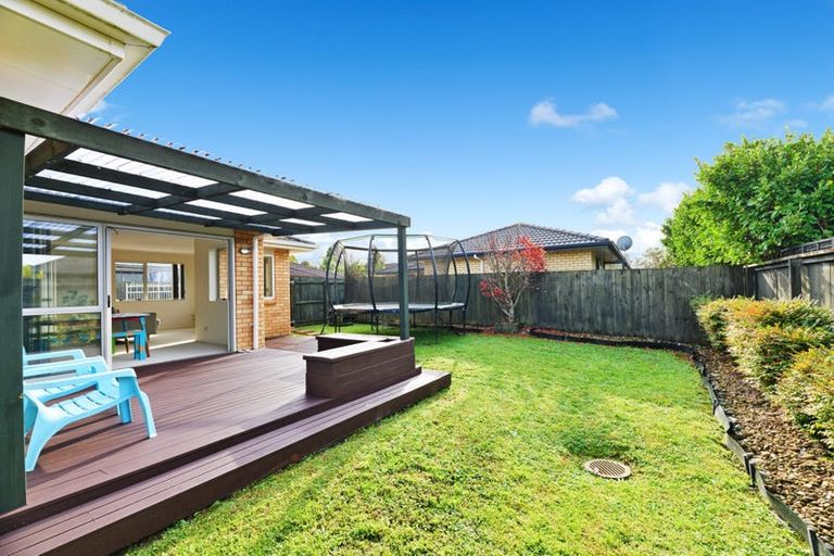 Photo of property in 106c Simpson Road, Henderson Valley, Auckland, 0614
