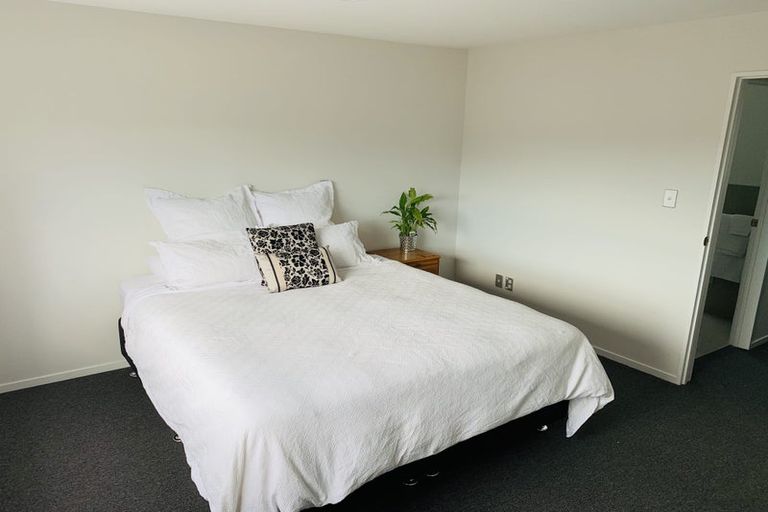 Photo of property in 60 Niu Lane, Te Atatu South, Auckland, 0610