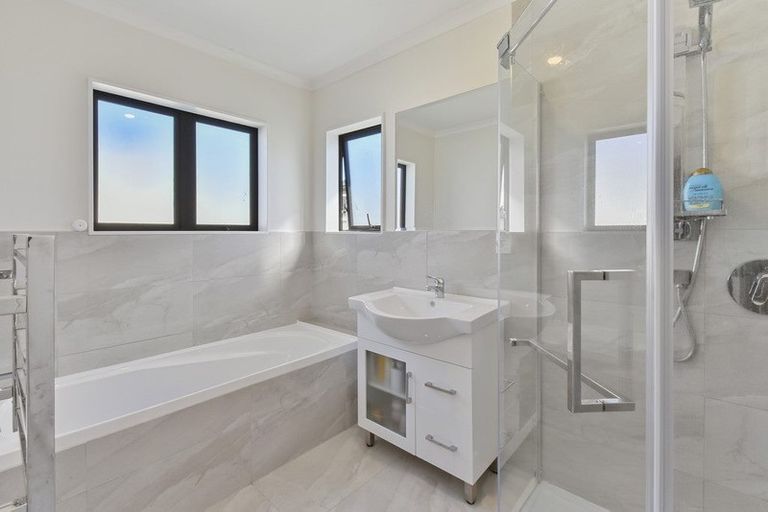 Photo of property in 118b Great South Road, Manurewa, Auckland, 2102