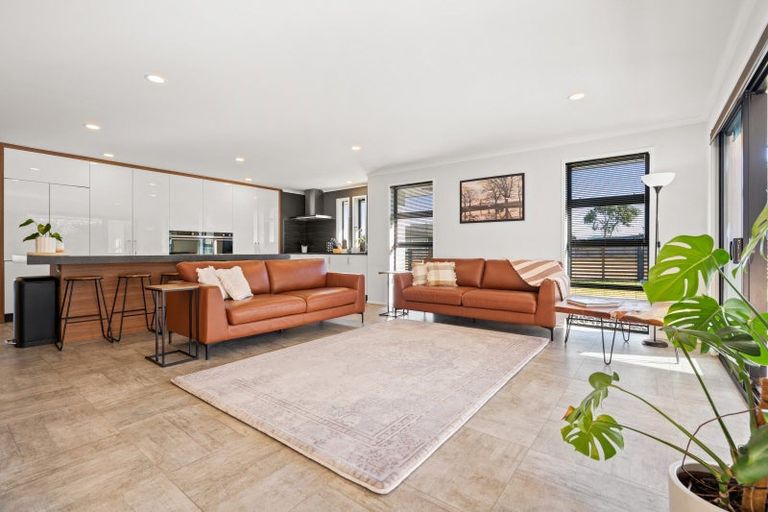 Photo of property in 16 Stace Hopper Drive, One Tree Point, 0118