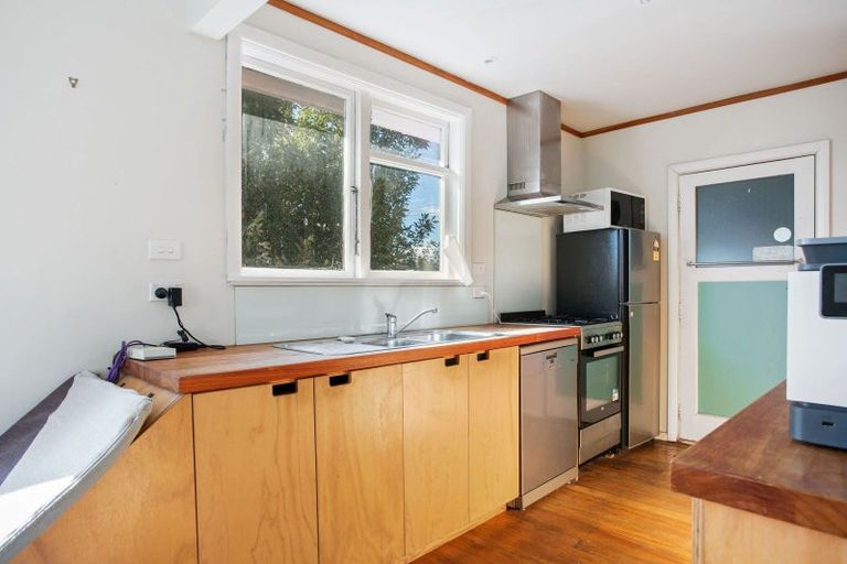 Photo of property in 23 Cambridge Terrace, Kaiti, Gisborne, 4010