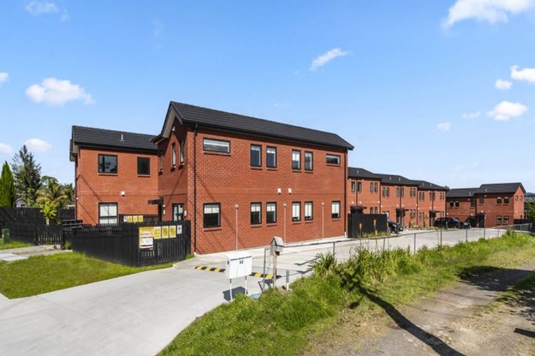 Photo of property in 3/15 Sunhill Road, Sunnyvale, Auckland, 0612