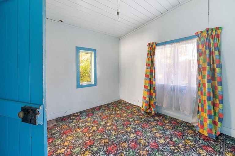 Photo of property in 23 Falstaff Street, Stratford, 4332