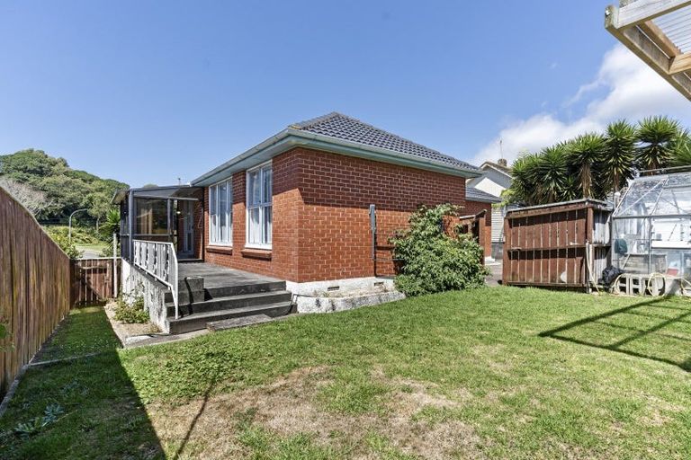 Photo of property in 103 Cook Street, Marfell, New Plymouth, 4310