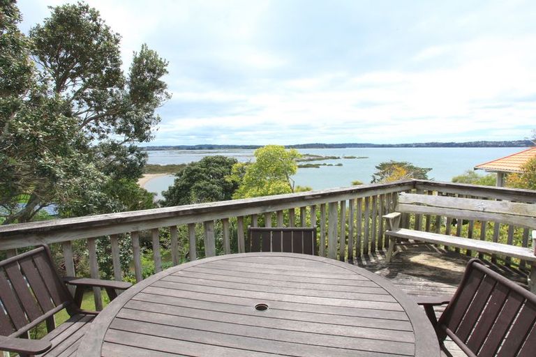 Photo of property in 40 Gill Avenue, Te Atatu Peninsula, Auckland, 0610