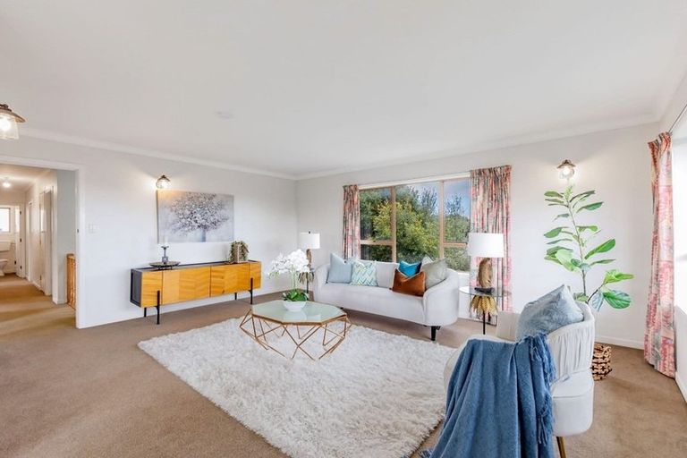 Photo of property in 254a East Coast Road, Forrest Hill, Auckland, 0620