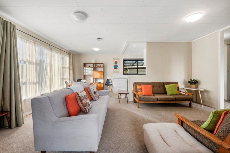 Photo of property in 43 Dickens Street, Owhata, Rotorua, 3010