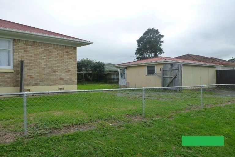 Photo of property in 2/40 Sutton Crescent, Papakura, 2110