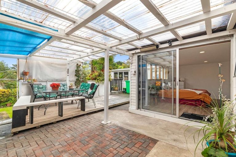 Photo of property in 91 Barrys Road, Glendene, Auckland, 0602