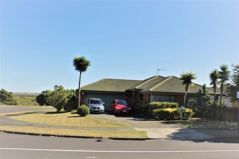 Photo of property in 5 Sandwick Drive, Weymouth, Auckland, 2103