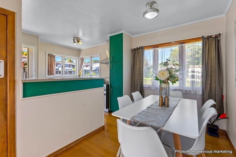 Photo of property in 4 Duncan Avenue, Te Atatu South, Auckland, 0610