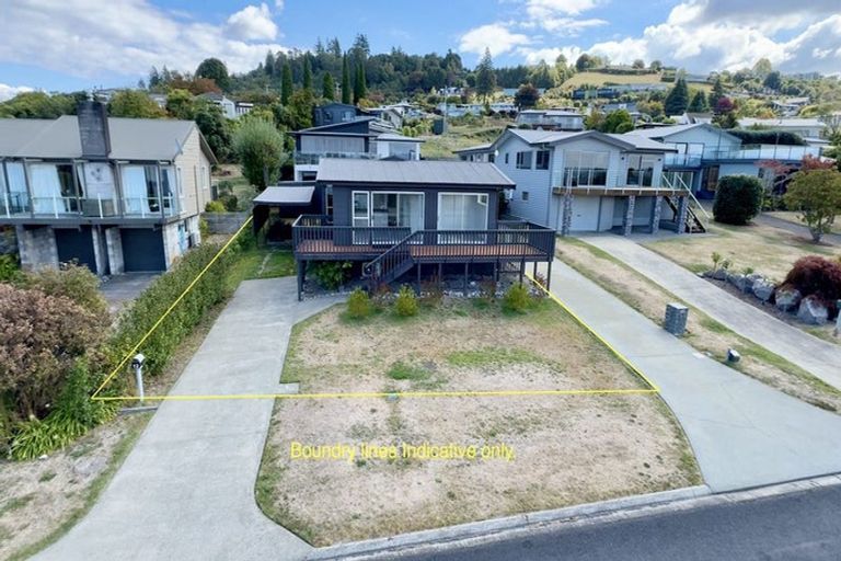 Photo of property in 2/12 Isobel Street, Acacia Bay, Taupo, 3330