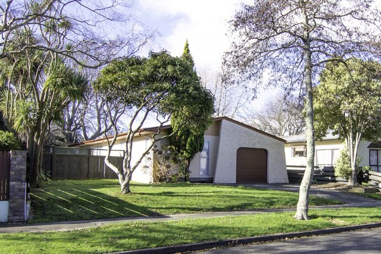 Photo of property in 24 Stillwater Place, Westbrook, Palmerston North, 4412