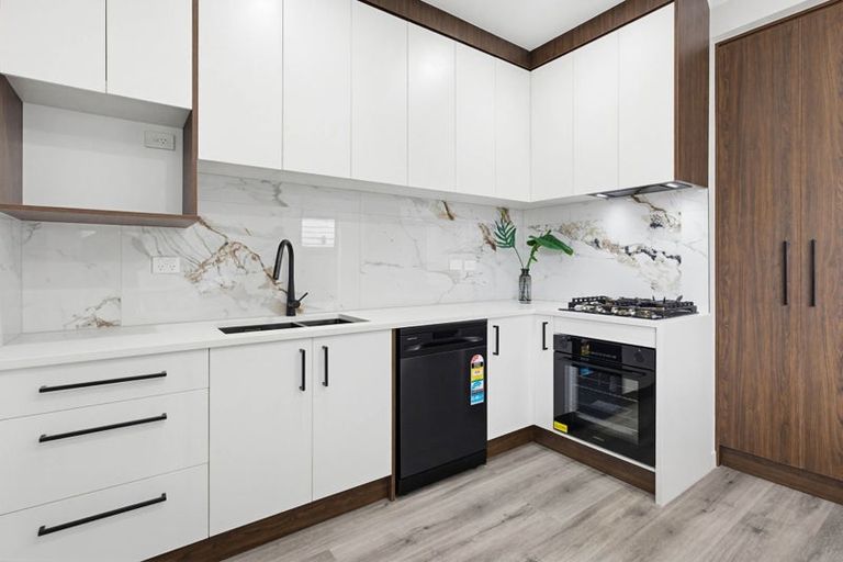 Photo of property in 85b Raglan Street, Mangere East, Auckland, 2024