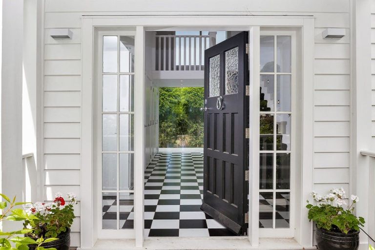 Photo of property in 11 Pentlow Place, Fendalton, Christchurch, 8052