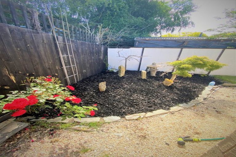 Photo of property in 4a Pinehurst Crescent, Russley, Christchurch, 8042