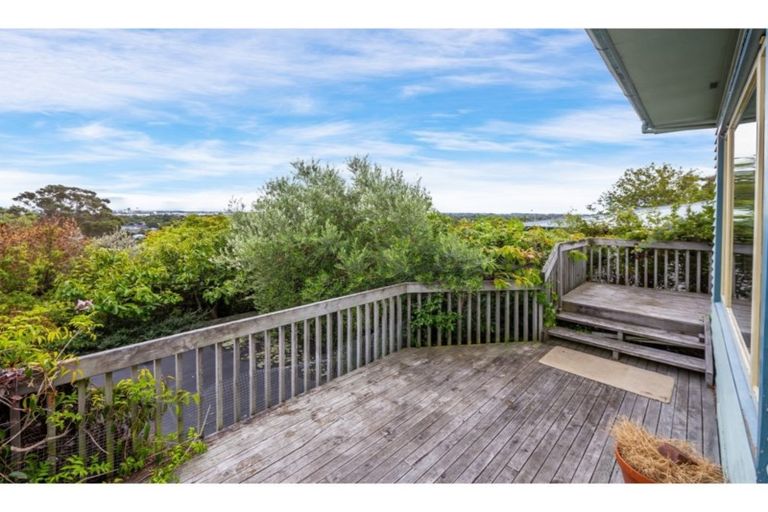 Photo of property in 330 Centaurus Road, Hillsborough, Christchurch, 8022