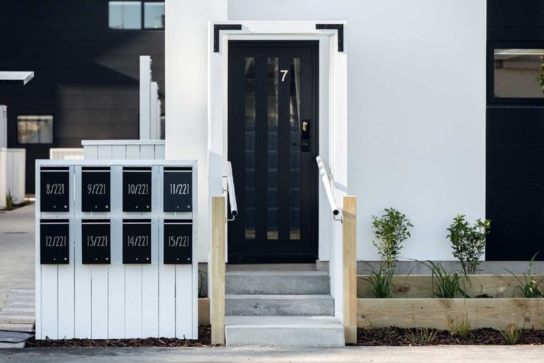 Photo of property in 5/221 Armagh Street, Christchurch Central, Christchurch, 8011