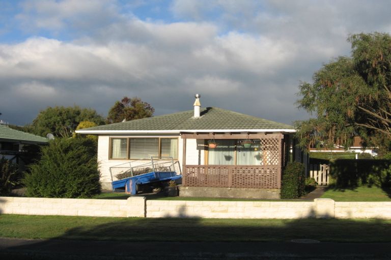 Photo of property in 4 Gabriel Street, Raumati Beach, Paraparaumu, 5032