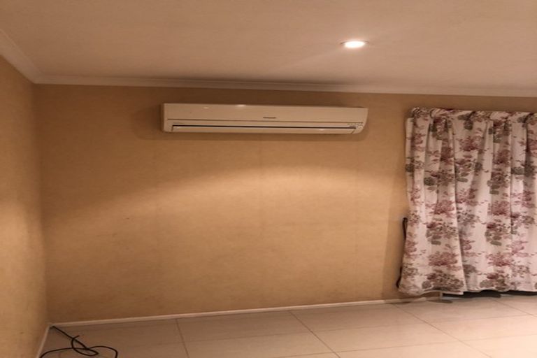 Photo of property in 25 Medvale Avenue, Flat Bush, Auckland, 2019