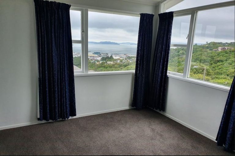 Photo of property in 23 Bushey Way, Maungaraki, Lower Hutt, 5010