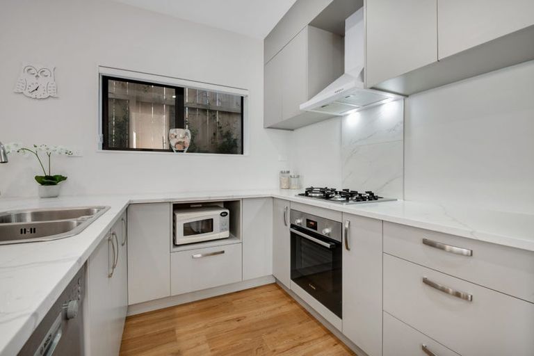 Photo of property in 132c Stapleford Crescent, Browns Bay, Auckland, 0630