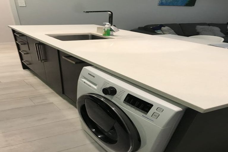 Photo of property in 15 Old Lake Road, Narrow Neck, Auckland, 0624