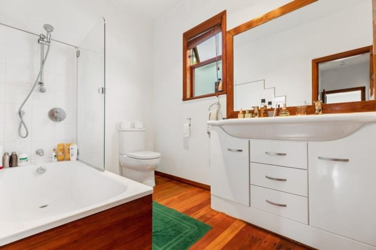 Photo of property in 7 Nelson Avenue, Northcote Point, Auckland, 0627