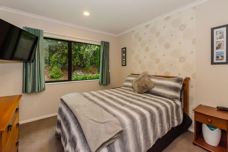 Photo of property in 16 Bluewater Place, Paraparaumu, 5032