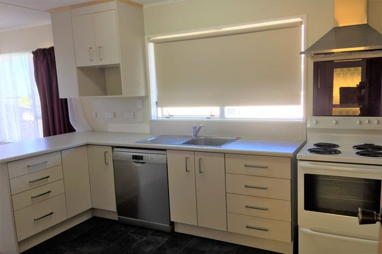 Photo of property in 3 Colorado Grove, Brooklyn, Wellington, 6021