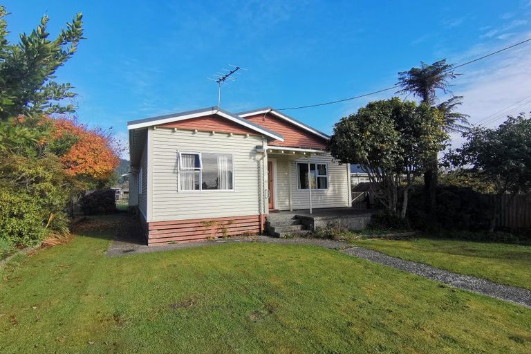Photo of property in 43 Moorhouse Street, Ross, 7812