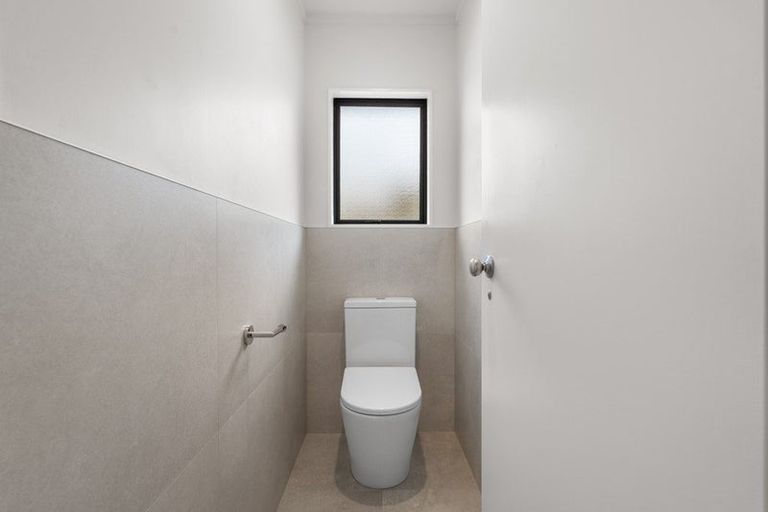 Photo of property in 1/6 Knott Road, Stanmore Bay, Whangaparaoa, 0932