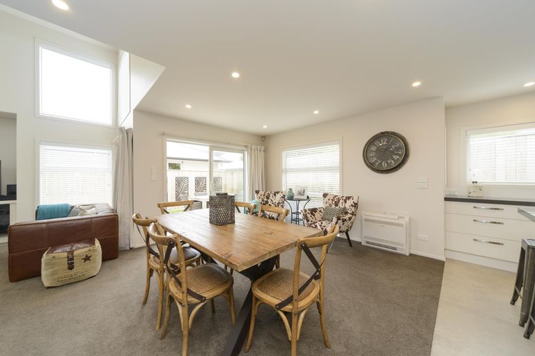 Photo of property in 10a Rangitane Street, Palmerston North, 4414