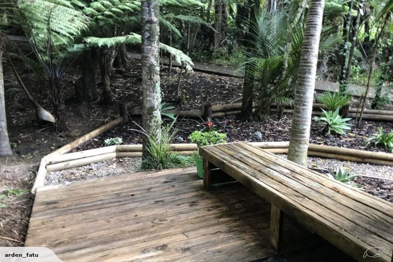 Photo of property in 160 Laingholm Drive, Laingholm, Auckland, 0604