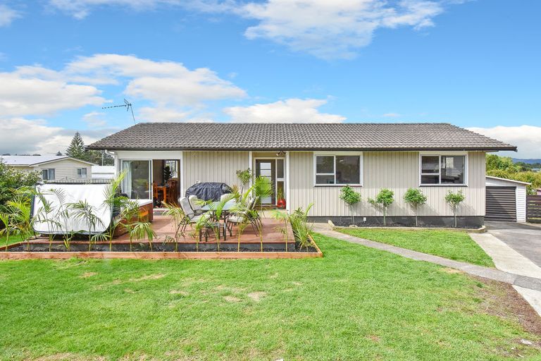 Photo of property in 32 Gambare Place, Wattle Downs, Auckland, 2103
