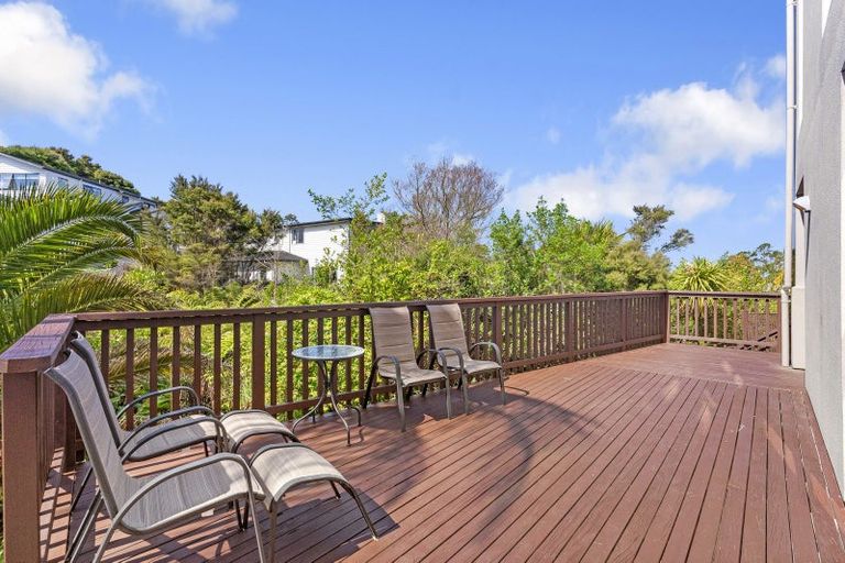 Photo of property in 43 Zara Court, Windsor Park, Auckland, 0632