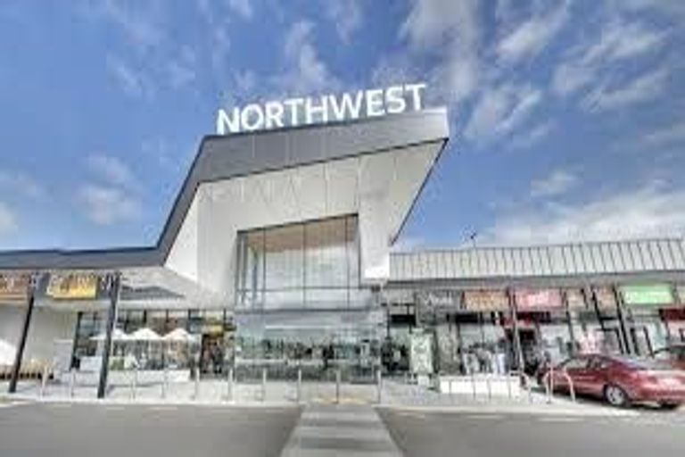 Photo of property in 20 Len Ireland Drive, Kumeu, 0810